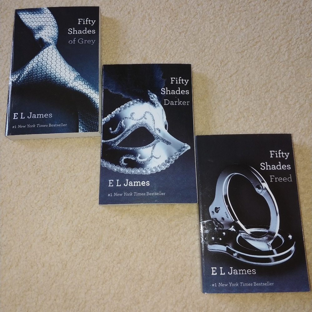 🚫 SOLD 🚫   50 Shades of Grey Trilogy